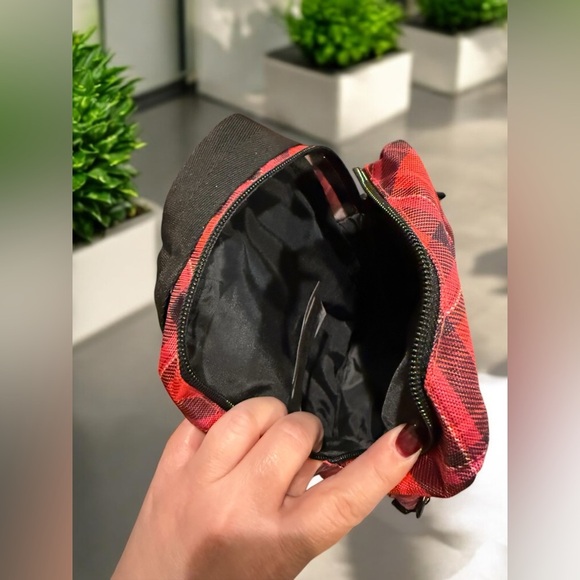 PUMA Plaid “Festival” Crossbody Travel Bag w/ Adjustable Strap 9”x 6.5”x 3” EUC - Picture 11 of 14